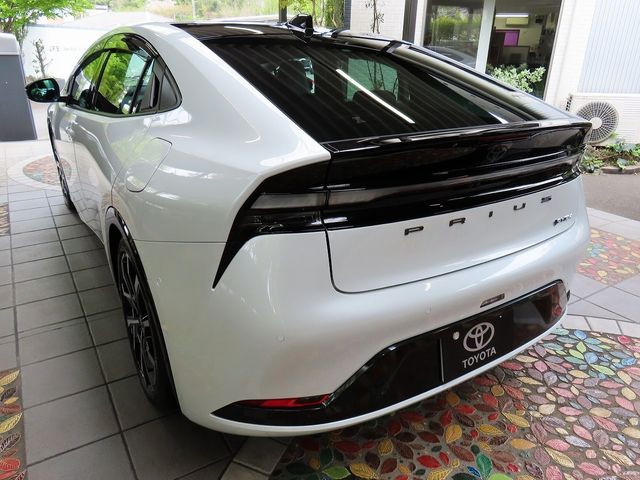 PRIUS PHV
