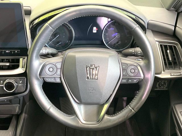 CROWN sedan hybrid