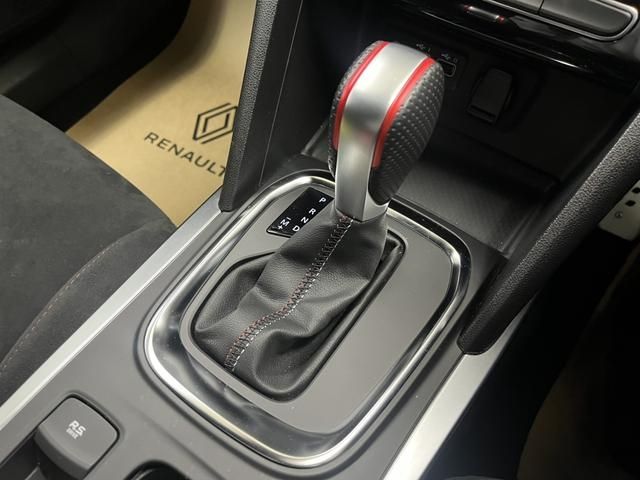 RENAULT MEGANE hatchback