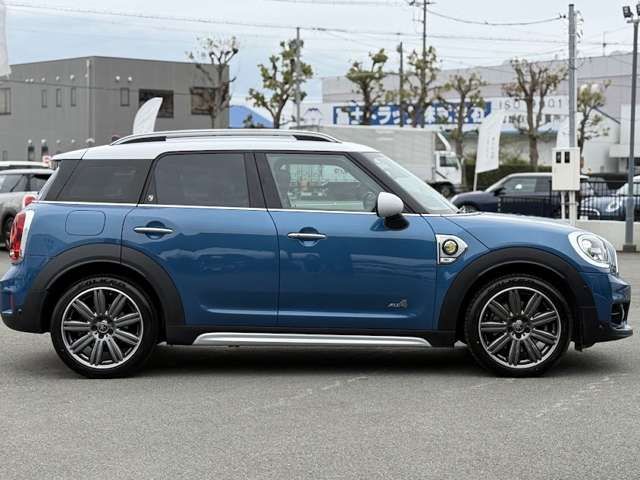BMW MINI COOPER SE CROSSOVER