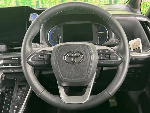 VOXY HYBRID