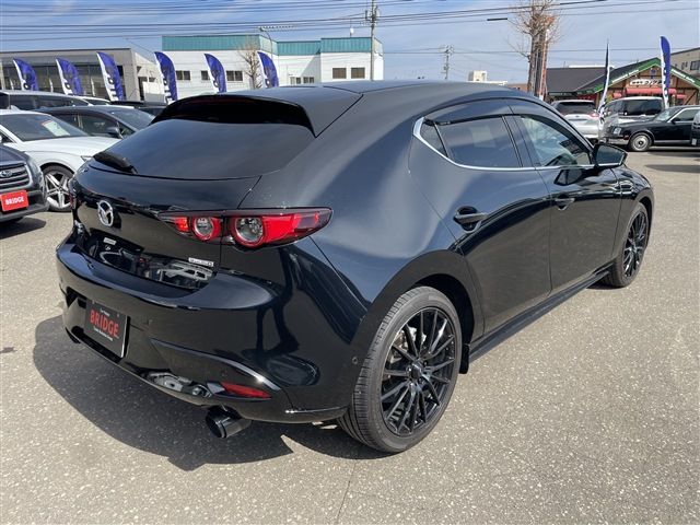 MAZDA3 FASTBACK