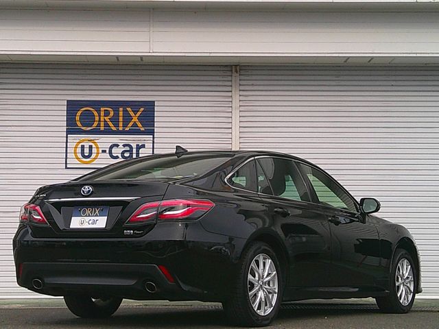 CROWN sedan hybrid 4WD