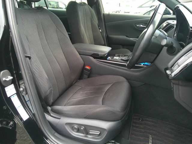 CROWN sedan hybrid 4WD