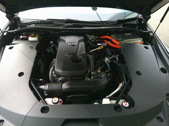 CROWN sedan hybrid 4WD