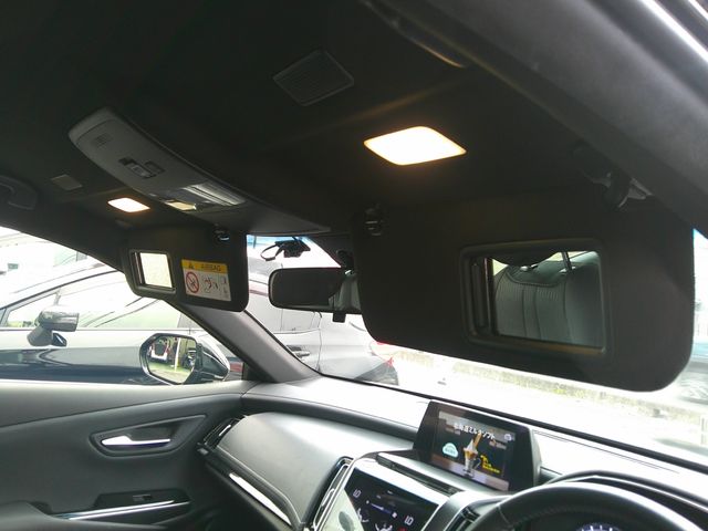 CROWN sedan hybrid 4WD