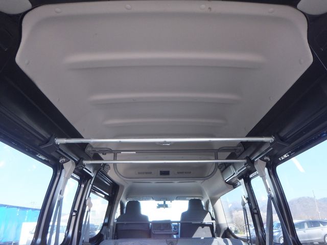 NV350 CARAVAN 4WD