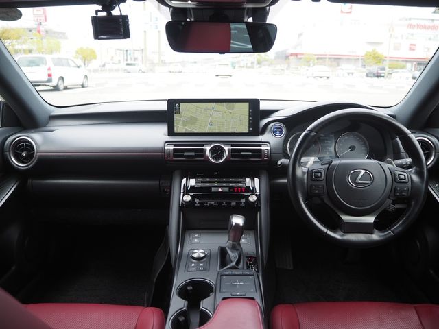 LEXUS IS300h