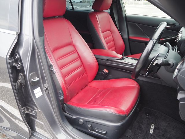 LEXUS IS300h