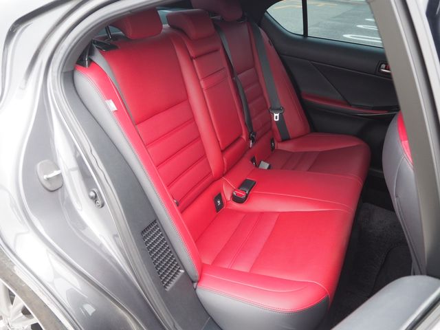 LEXUS IS300h