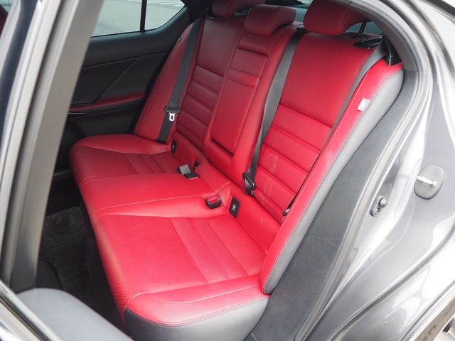LEXUS IS300h
