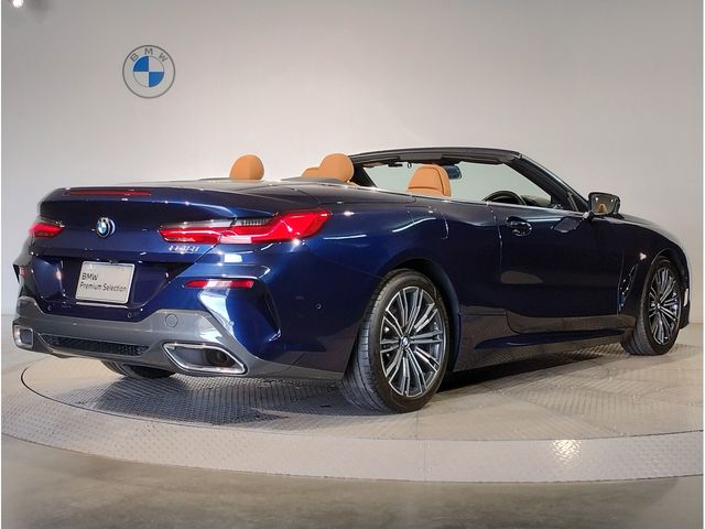 BMW 8series open