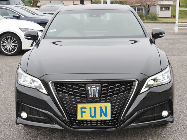 CROWN sedan hybrid 4WD