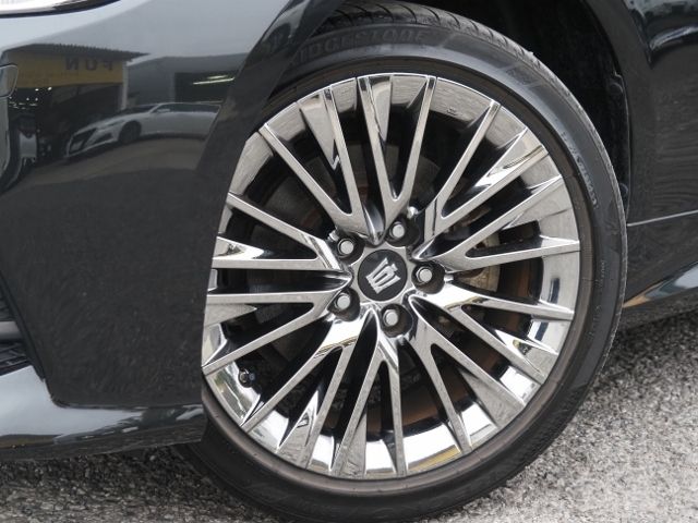 CROWN sedan hybrid 4WD
