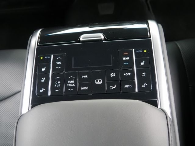 CROWN sedan hybrid 4WD