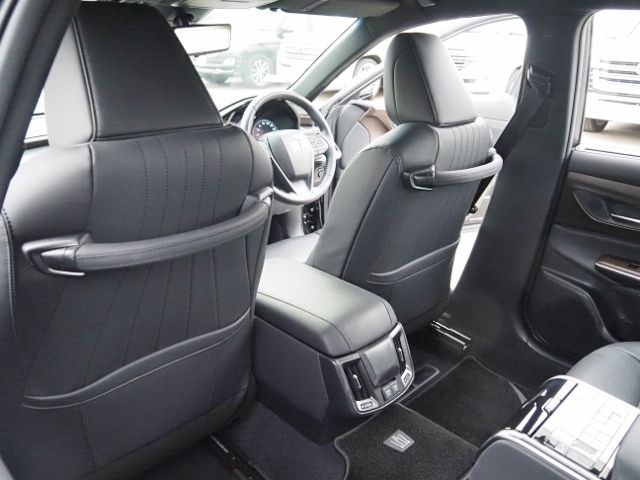 CROWN sedan hybrid 4WD
