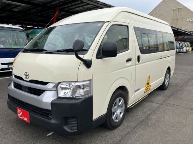 HIACE COMMUTER