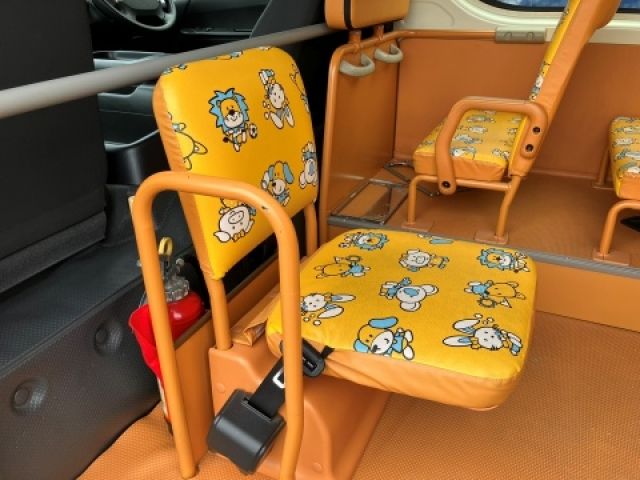 HIACE COMMUTER