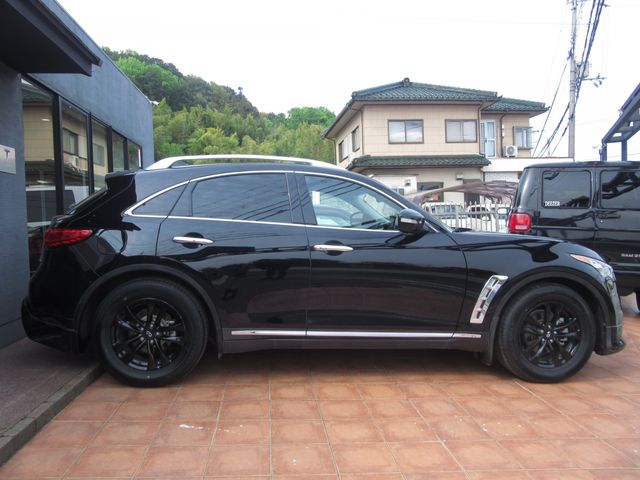 INFINITY FX35 4WD