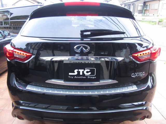 INFINITY FX35 4WD