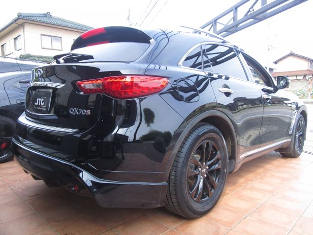 INFINITY FX35 4WD