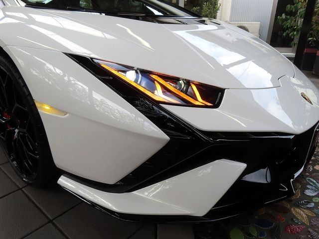 LAMBORGHINI HURACAN