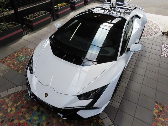 LAMBORGHINI HURACAN