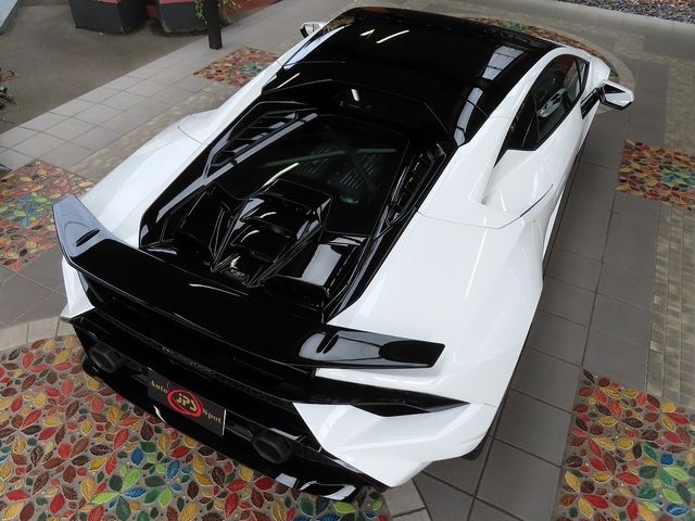 LAMBORGHINI HURACAN