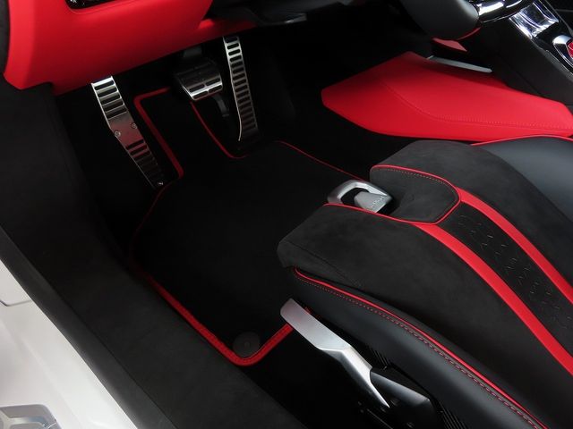 LAMBORGHINI HURACAN