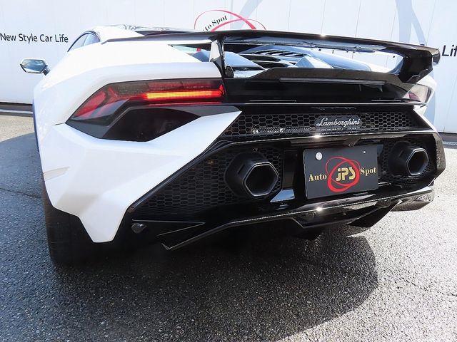LAMBORGHINI HURACAN