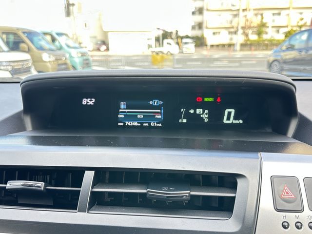 PRIUS Alpha