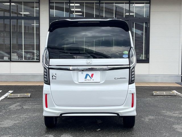N BOX CUSTOM