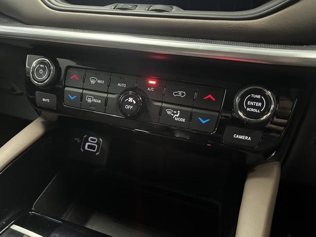 JEEP COMMANDER