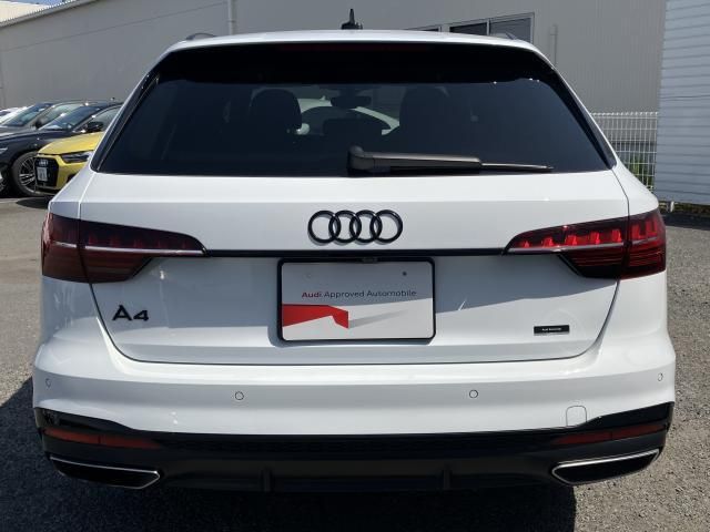 AUDI A4 AVANT