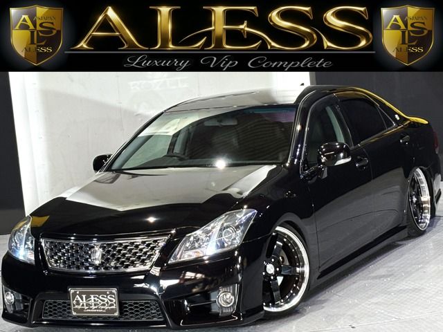 CROWN sedan