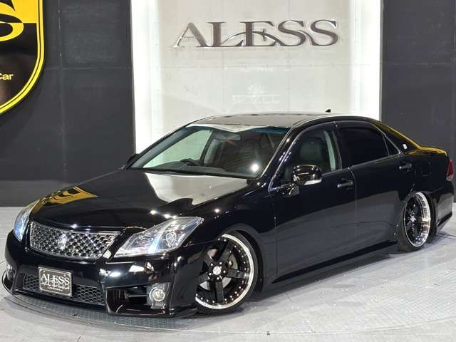 CROWN sedan