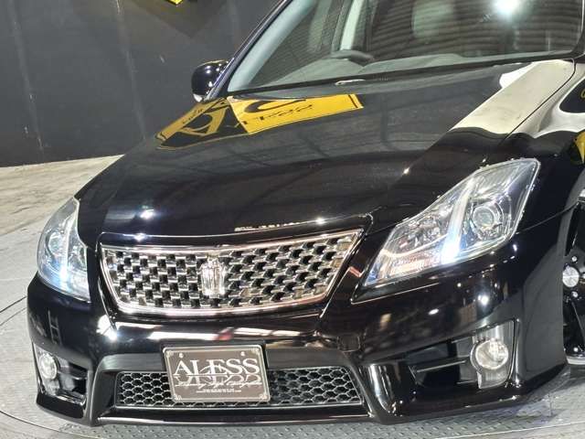 CROWN sedan
