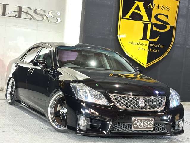 CROWN sedan