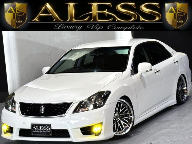 CROWN sedan