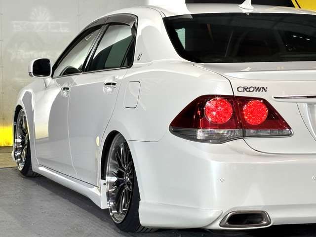 CROWN sedan