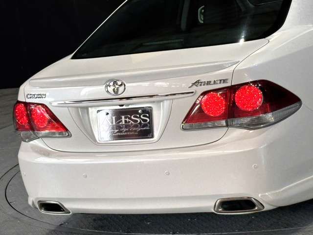 CROWN sedan