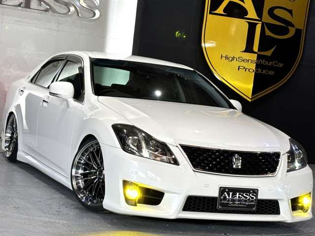 CROWN sedan