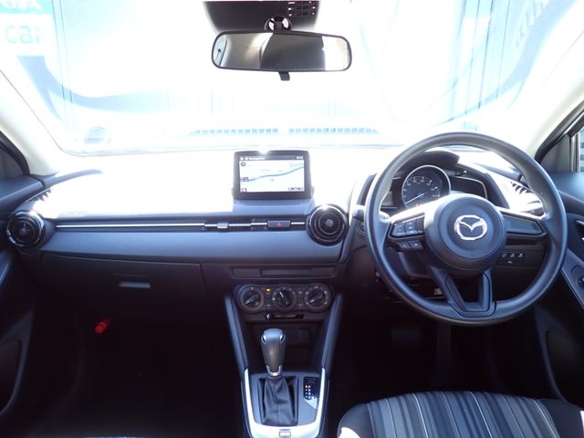 MAZDA2