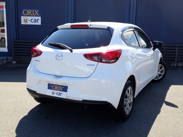 MAZDA2