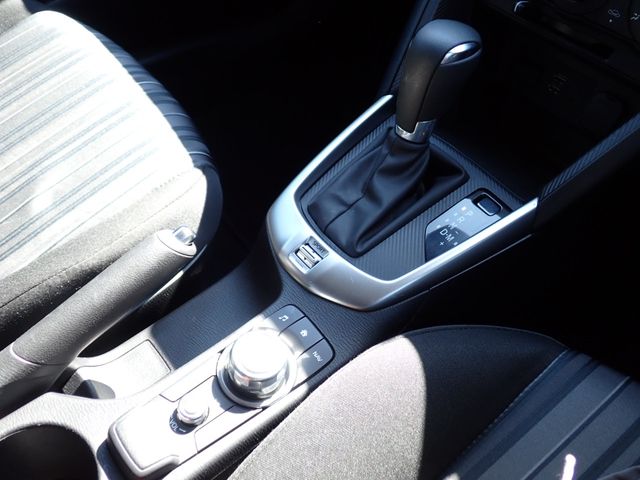 MAZDA2