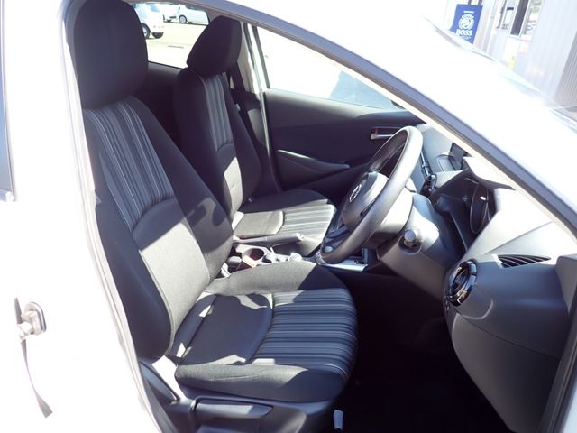 MAZDA2
