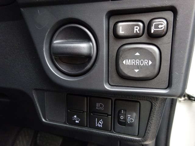 COROLLA AXIO