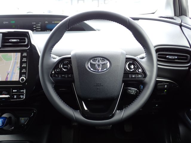 PRIUS 4WD