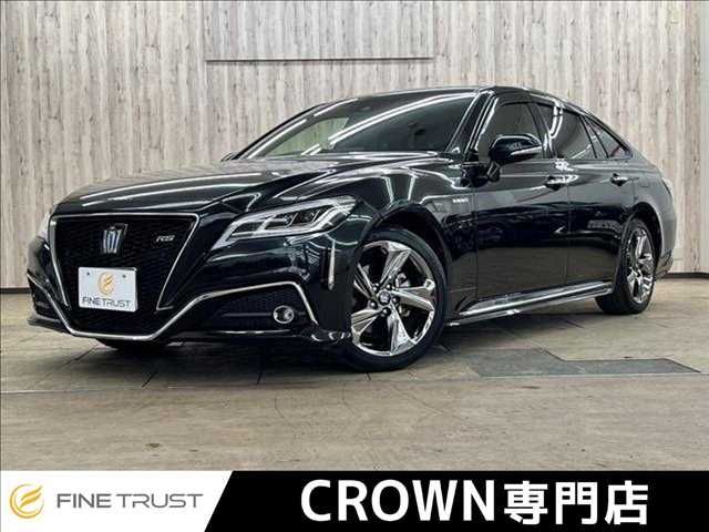 CROWN sedan hybrid