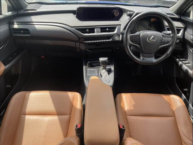 LEXUS UX200